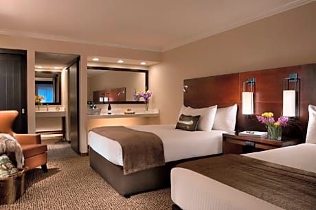 Deluxe Queen Room with Two Queen Beds