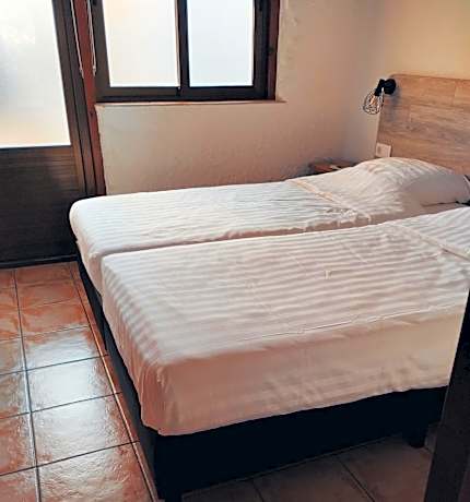 Apartment with Garden View