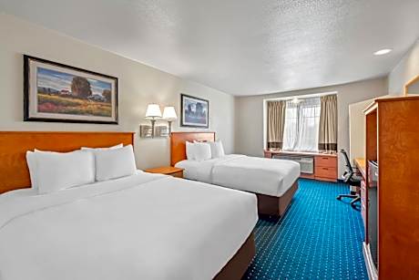 Queen Room with Two Queen Beds - Non-Smoking