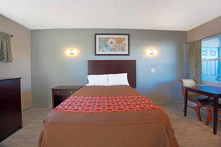 Sunrise Inn by OYO Titusville FL