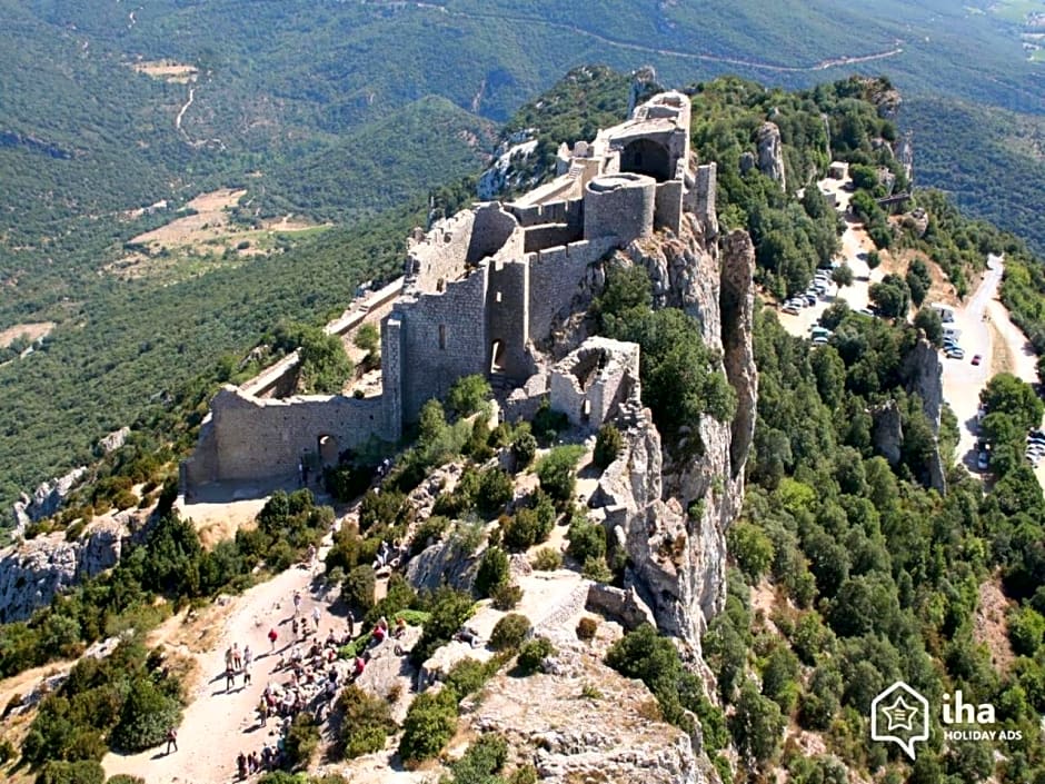 Au Château de Villelongue B&B