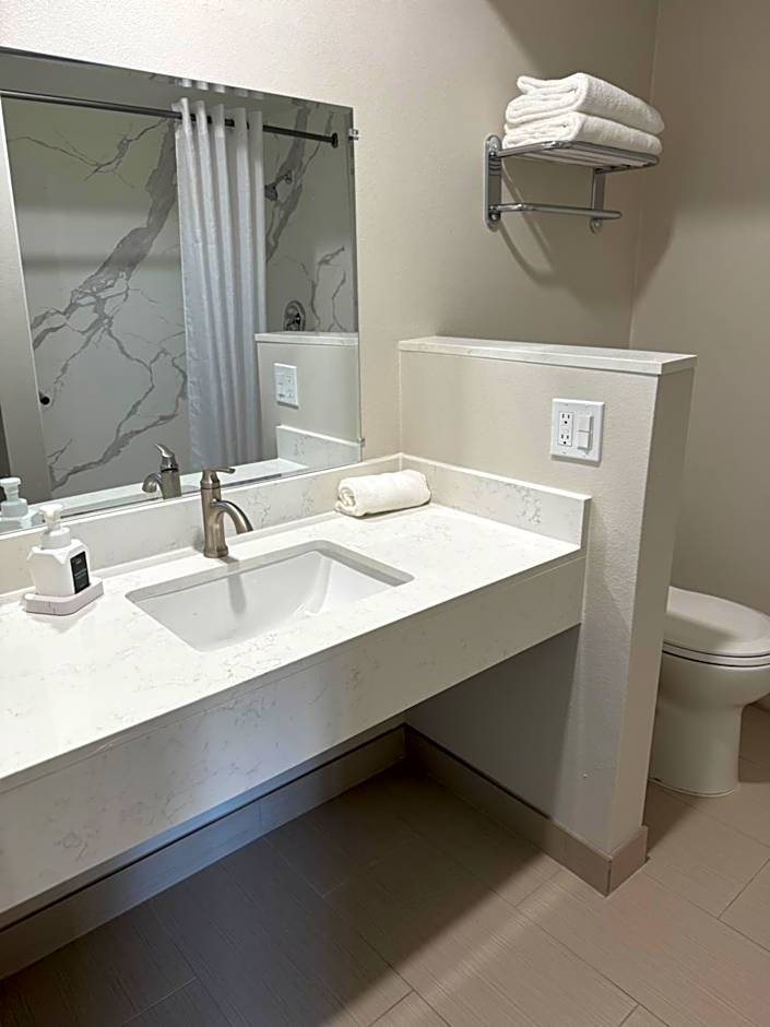 Economy Inn Fresno Yosemite '''NEWLY REMODELED'''