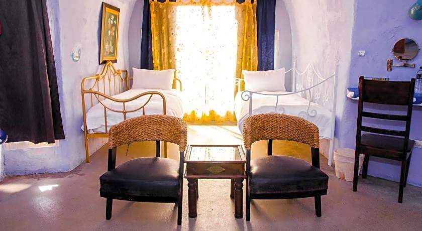 HI-BI Outer Space House BnB