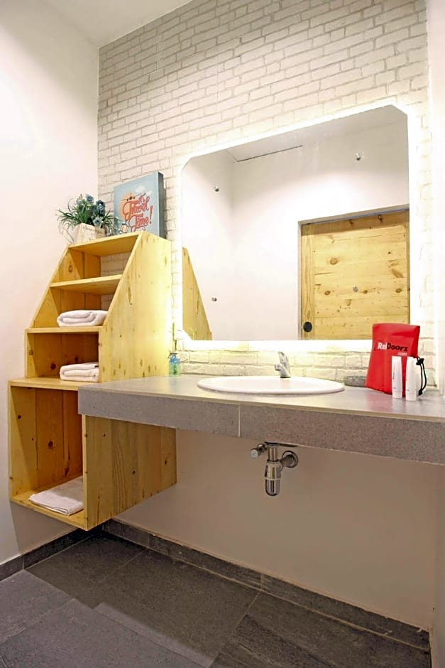 RedDoorz near Pojok Beteng Prawirotaman