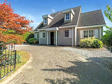 Exclusive villa in Zeewolde with a terrace