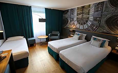 Standard Room With 3 Single Beds