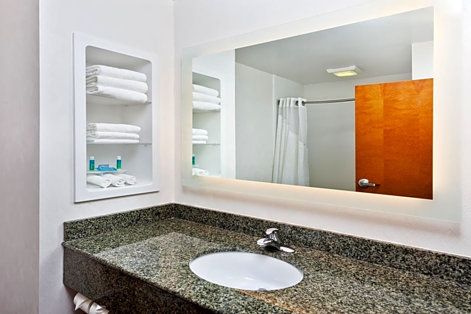 Holiday Inn Express Phenix City-Fort Benning, an IHG Hotel