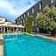 PoMo Hotel & Restaurant