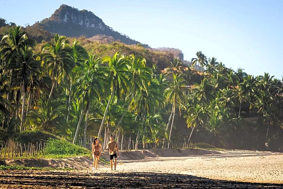 Conrad Punta de Mita