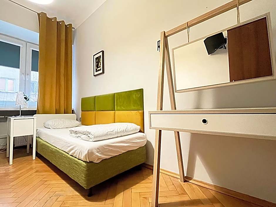 Hostel Helvetia - Private Rooms in City Center
