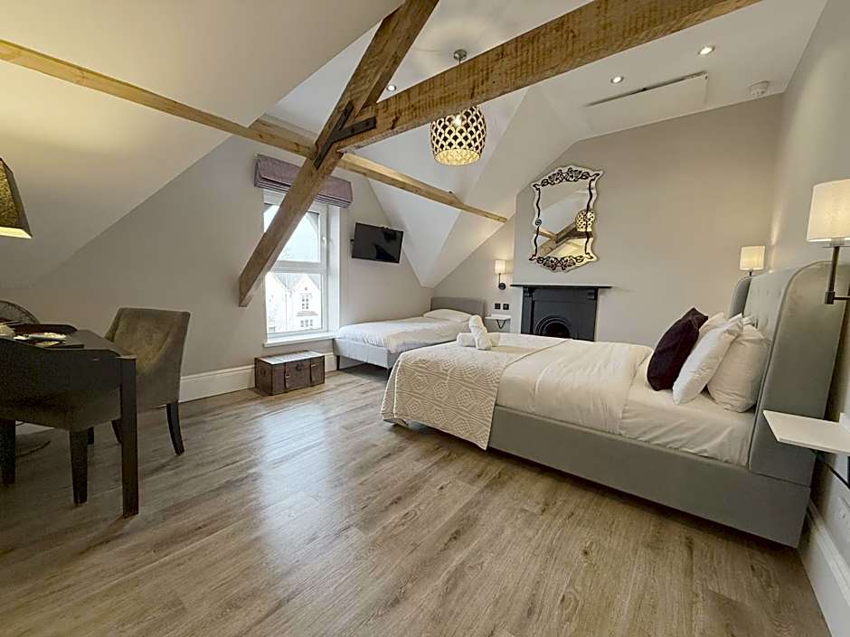 Number One Hundred Bed And Breakfast