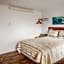 Lamplighter Lodge