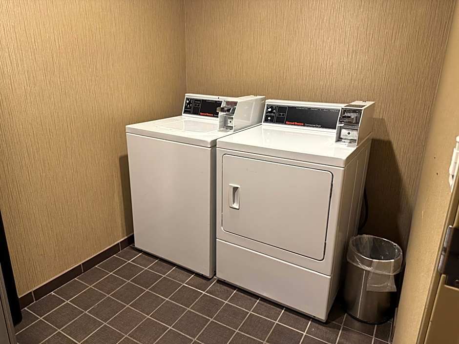 Sonesta Essential Indianapolis Airport