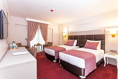 Perla Arya Hotel
