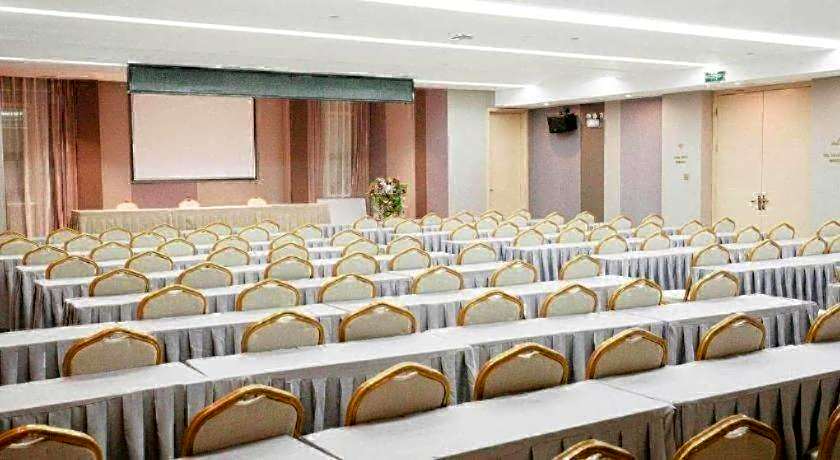 Lavande Hotels· Jingzhou Jianli
