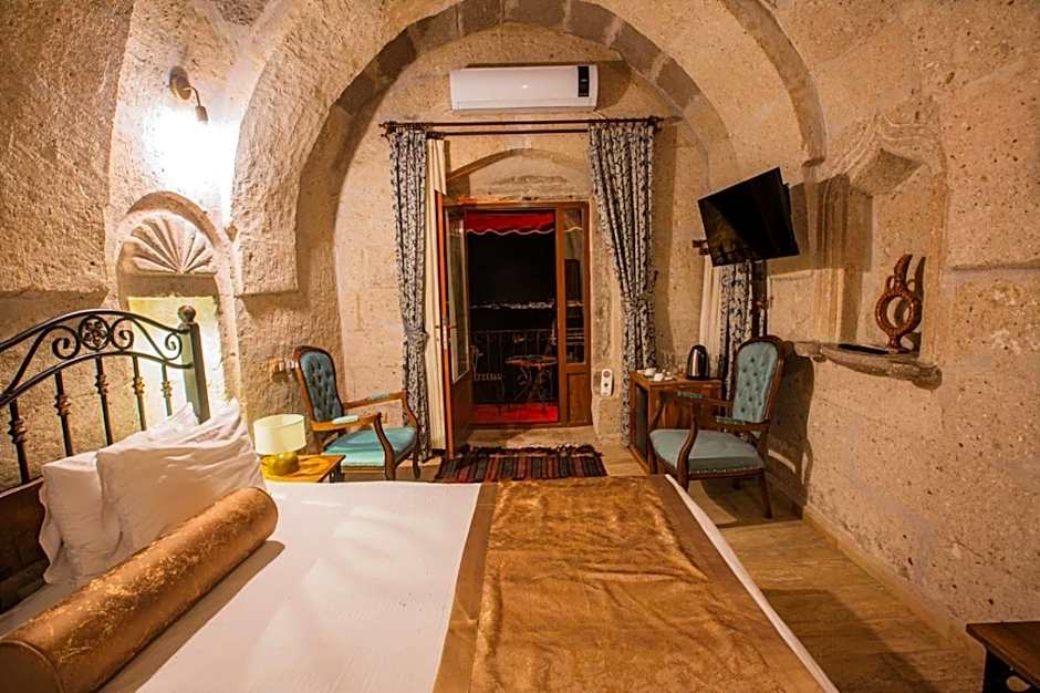 Caldera Cave Hotel
