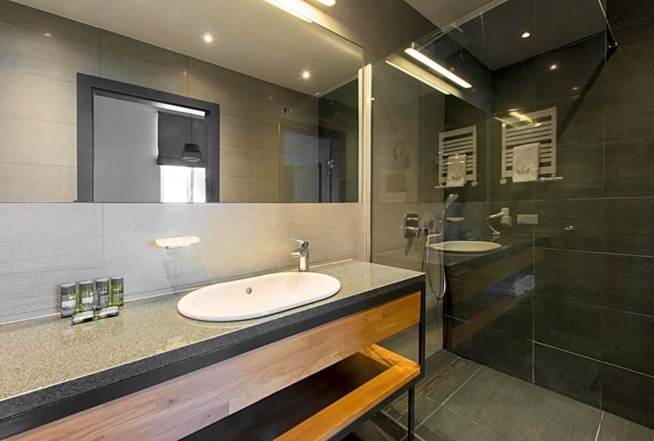 Cristi Residence by Tyzenhauz