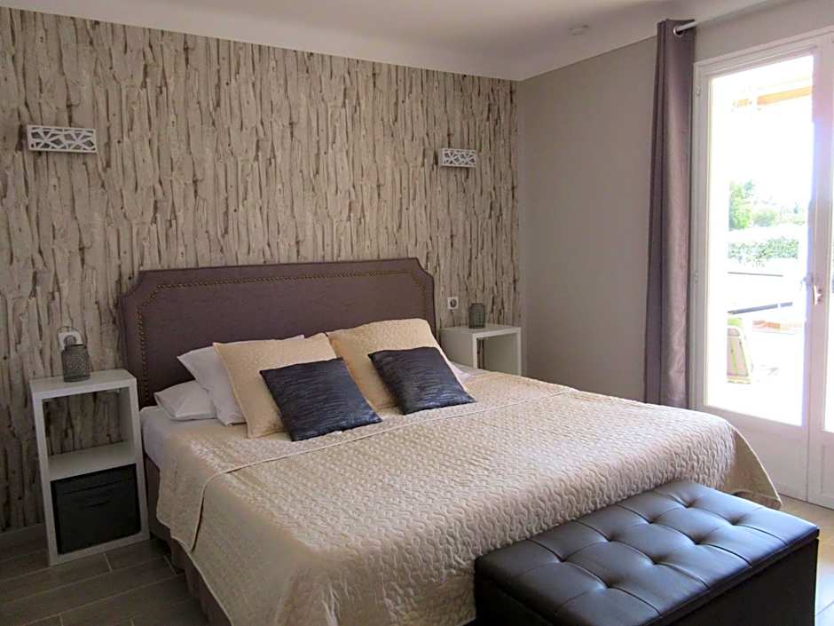Villa Tricoli B&B avec Piscine