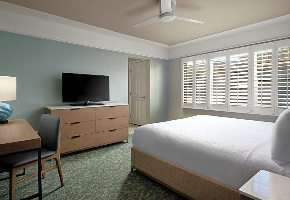 Photo 1 of 3 of 1 Queen Bed