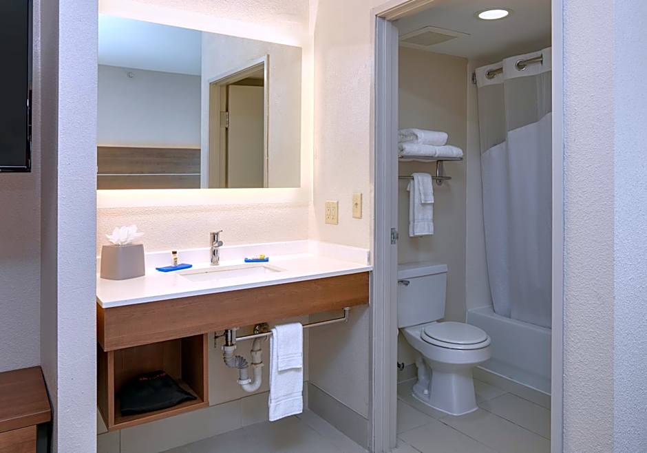 Holiday Inn Express & Suites Austin - Round Rock By IHG