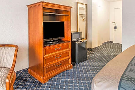 Double Room with Two Double Beds - Disability Access/Non-Smoking