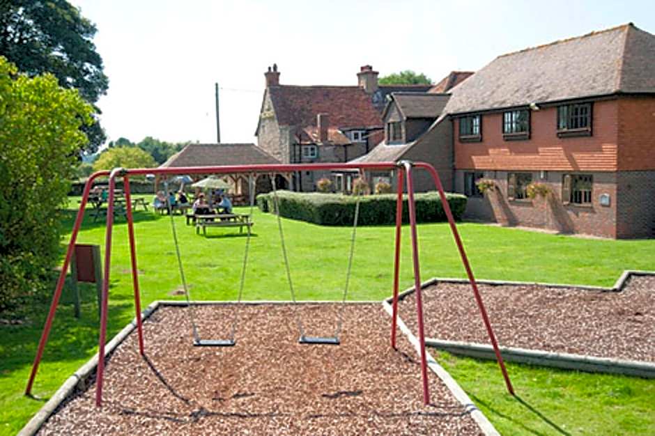 Dog House by Chef & Brewer Collection