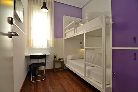 Economy Twin Room with Shared Bathroom