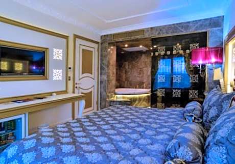 King Suite with Spa Bath