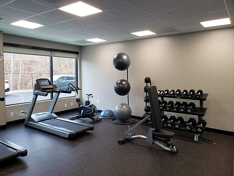 avid hotels - Salem By IHG