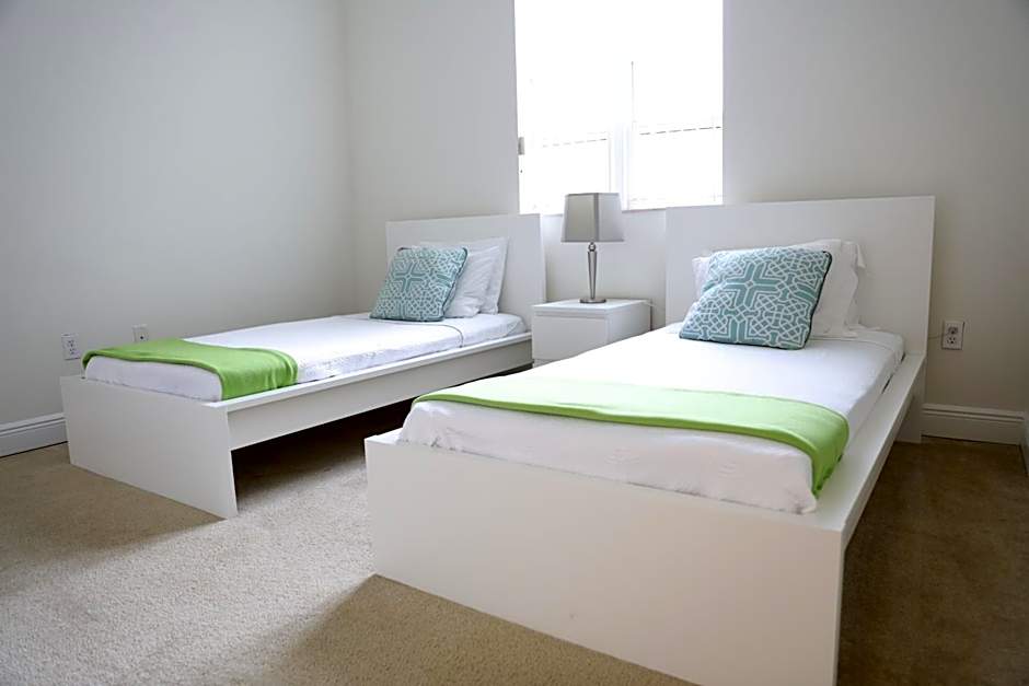 Dadeland Towers by Miami Vacations