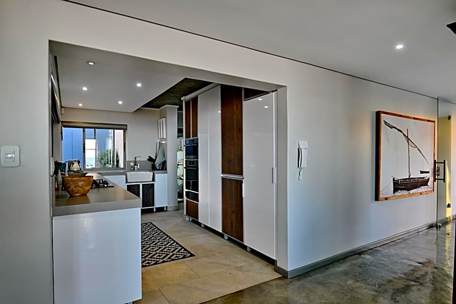 At Last Glentana Beach Manor