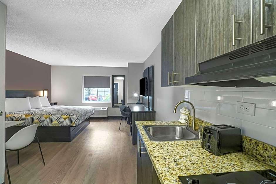 Studio 6 Duluth GA Near Gas South District