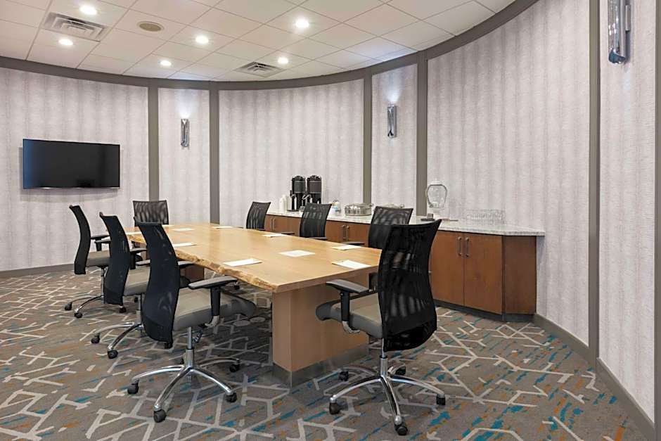 DoubleTree by Hilton Perimeter Park