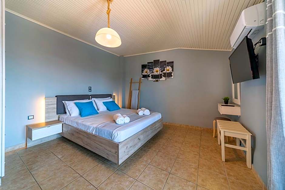 Helen's Studios & Apartments