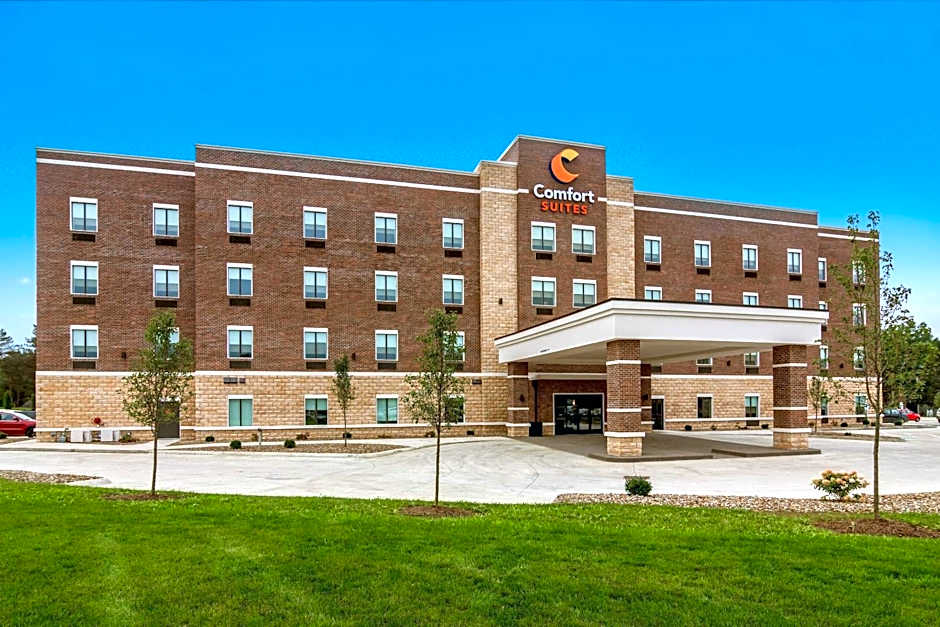 Comfort Suites Wooster near University Campus
