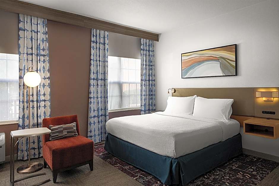 Photo 1 of 1 of Deluxe 1 King Bed, Mobility Accessible, Roll in Shower