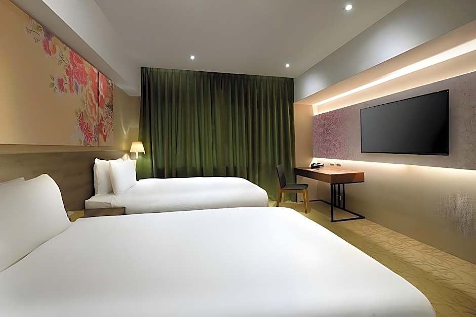 Aeris International Hotel