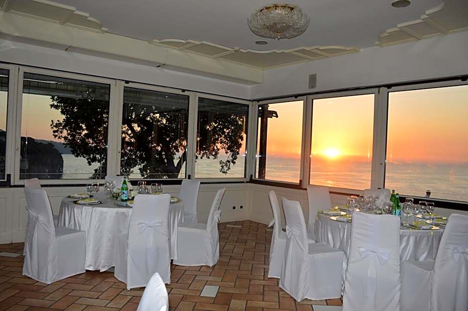 HR Hotel & Spa
