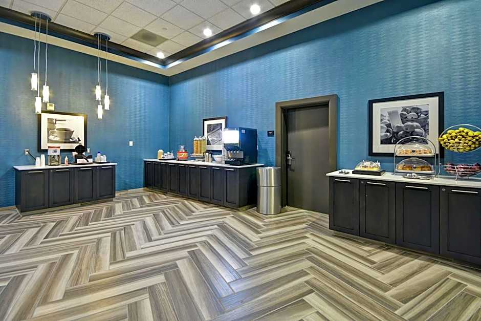 Hampton Inn By Hilton & Suites Los Angeles Burbank Airport