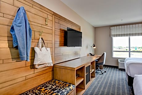 King Room - Mobility Access/Hearing Accessible