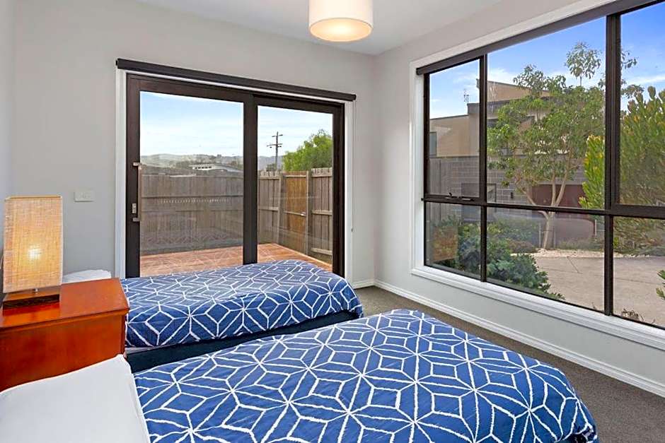 Apollo Bay Seal Apartments