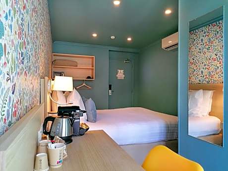 Superior Room with Noter Dame view