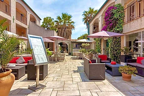 Logis Hôtel Les II Mas - Perpignan Sud