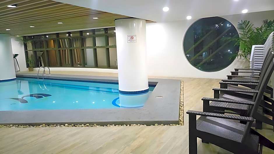 Sarrosa International Hotel And Residential Suites