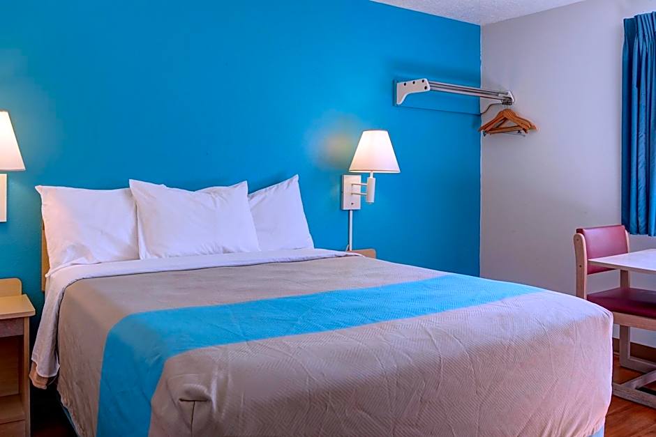 Motel 6-The Dalles, OR