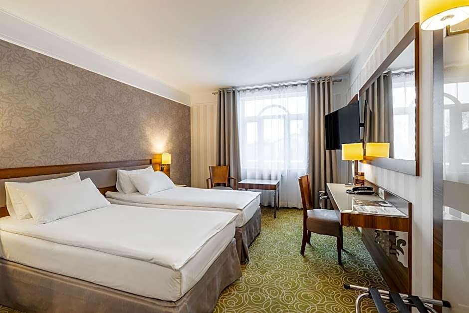 Hotel Lord - Warsaw Airport