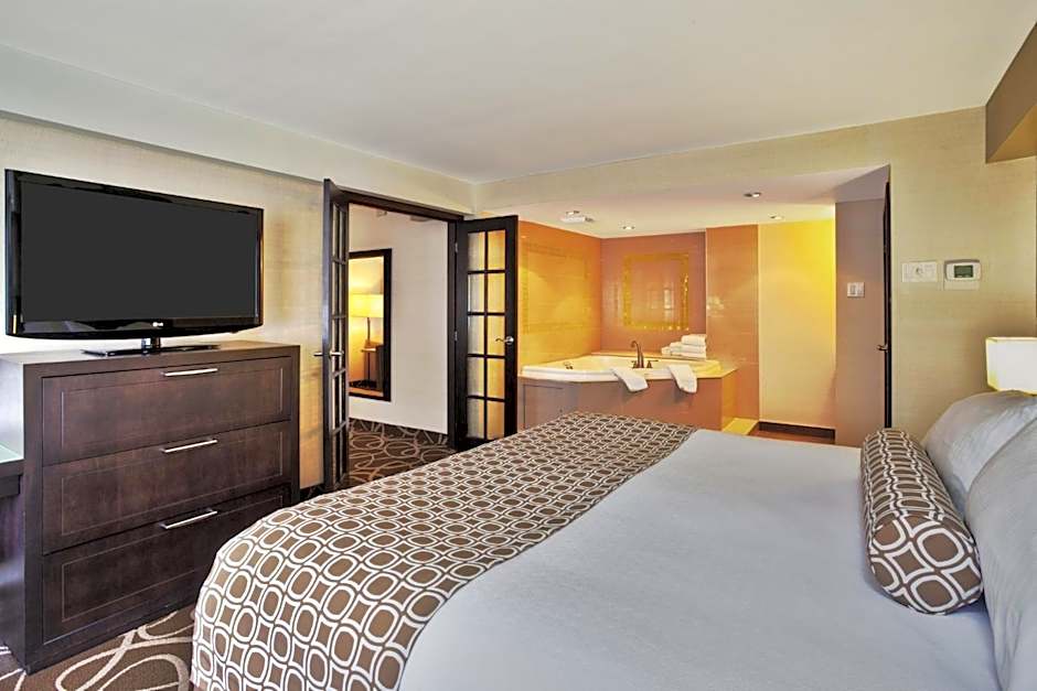 Crowne Plaza Kitchener-Waterloo By IHG