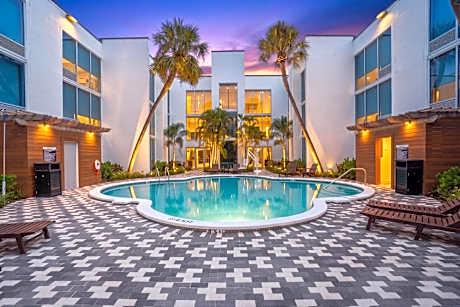 Tropical Palms Hotel