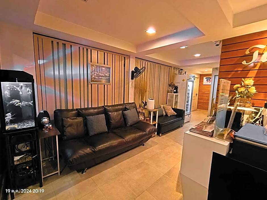 Tim Place - BTS Phra Khanong