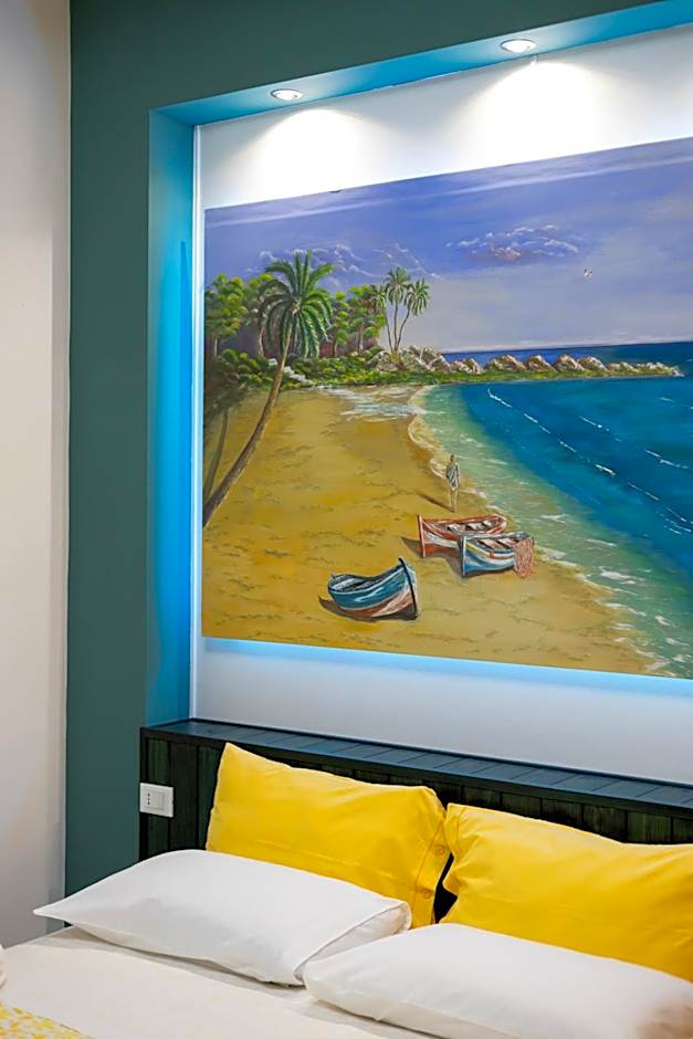 PalerMonAmour Art Gallery Suite